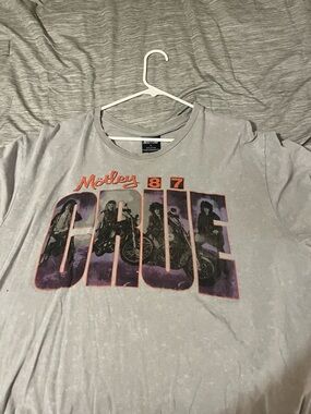Motley Crue '87 CHUG Short Sleeve Tee - Light Gray